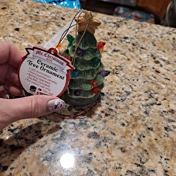 Vintage style mini lighted Christmas tree - Picture 5 of 9